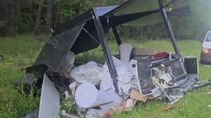 Эти обломки на обочине были прицепом