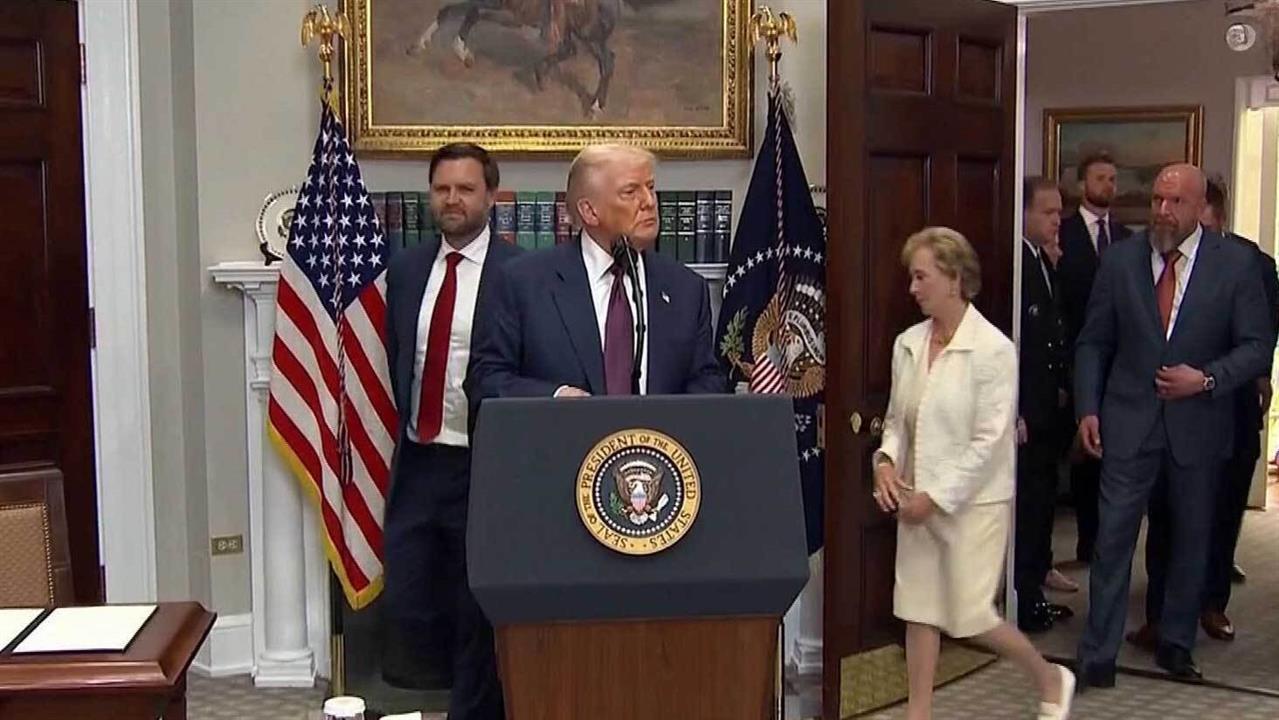 Трамп пригрозил РФ санкциями, если не будет достигнуто соглашение о завершении войны против Украины.