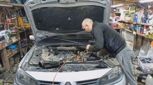 Рено Лагуна 2 Не исправность датчика коленвала не заводится,замена датчика коленвала