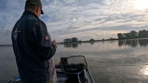 Мандула в жару. Сломали подсак. Наловили щук.