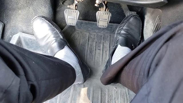 Как переключать передачи на Ладе Гранта, работа сцепления #учебнаяезда, #сцепление смотреть онлайн