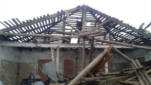 Демонтаж-разборка скатной металлической фальцевой крыши. Roofing dismantling pitched