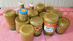 Уход за клубникой / Соус ткемали / Заготовки продолжаются / Дачный влог / Купили дом в деревне