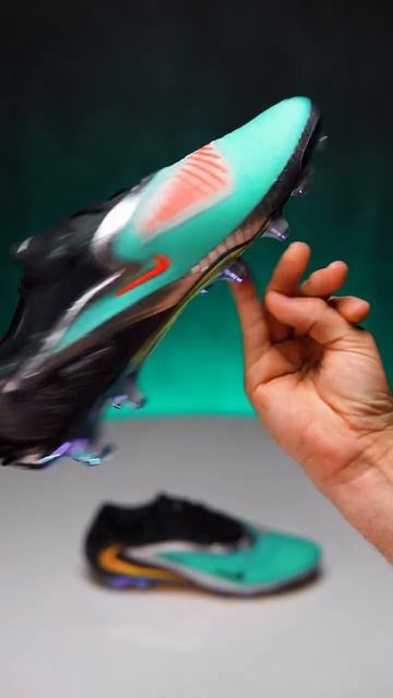 Футбольные бутсы Nike Phantom 06 смотреть онлайн