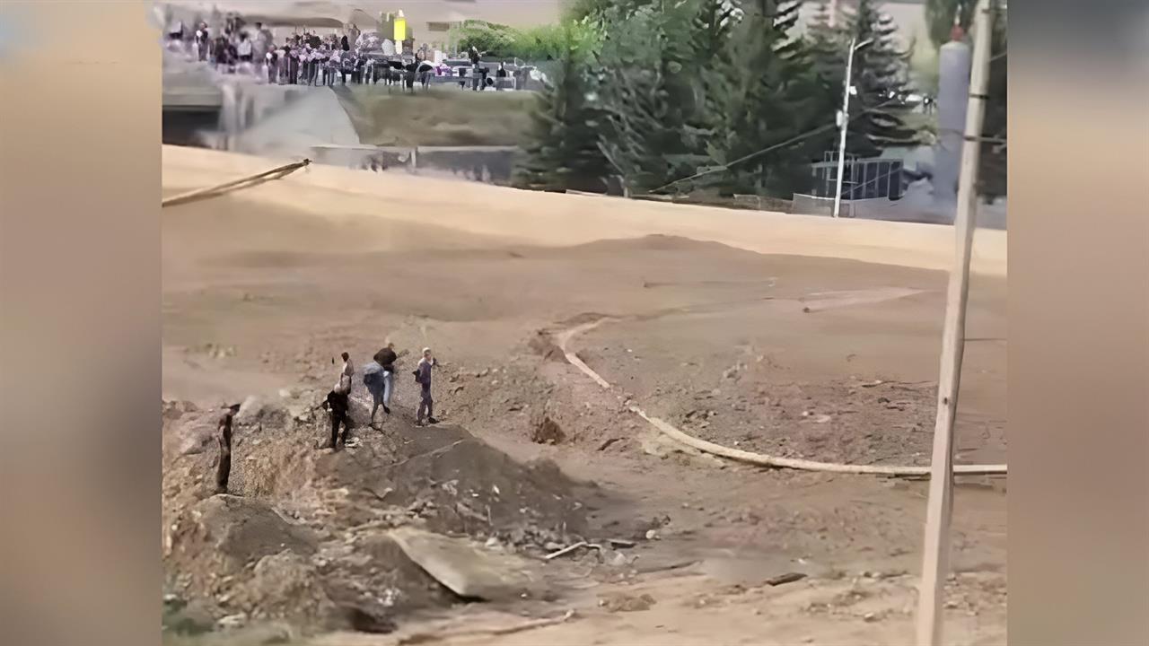 Появились кадры схода мощного селевого потока в Кабардино-Балкарии