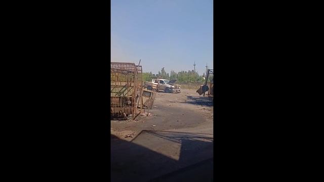 техники ВСУ,Мост между Покровском и Мирноградом усеян подбитыми машинами смотреть онлайн