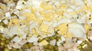 Cалат Оливье с кальмарами