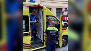 Двух детей спасли из горящей квартиры на Ленинском проспекте в Москве