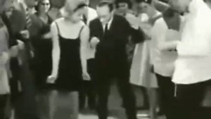 Песня "Королева красоты". 
Стихи:А. Горохов
Музыка : Арно Бабаджанян
Исп. Муслим Магомаев.