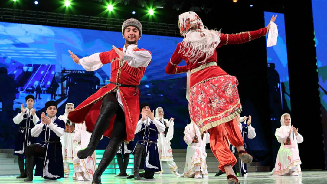 Азербайджанские танцы (танцоры и танцовщицы живут в Баку, выезжают по другим городам) смотреть онлайн