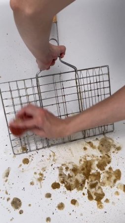 Ну как, кто будет мыть решётку после шашлыков?Конечно, я😅