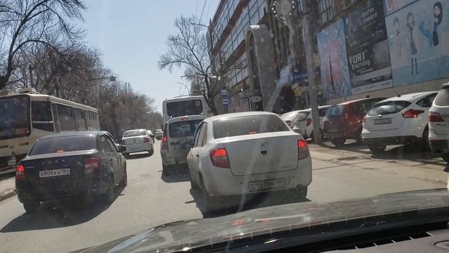 Вариант движения в потоке с перестроениями. Ториожение, дистанция смотреть онлайн