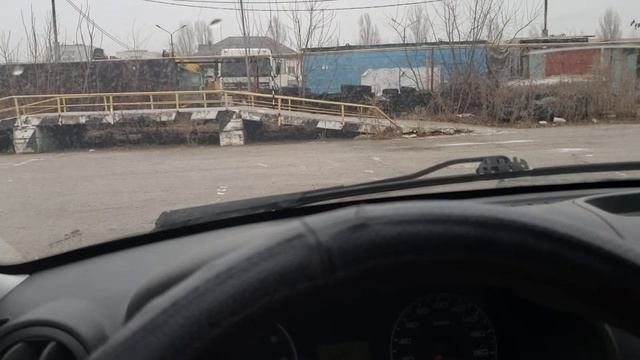 Как выполнять параллельную парковку. Обязательное упражнение для сдачи экзамена в ГИБДД #учебнаяезда смотреть онлайн