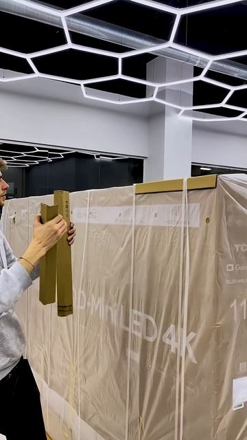 TCL 115x955 UNBOXING смотреть онлайн