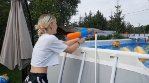 Когда море далеко, то сотворим его на даче.