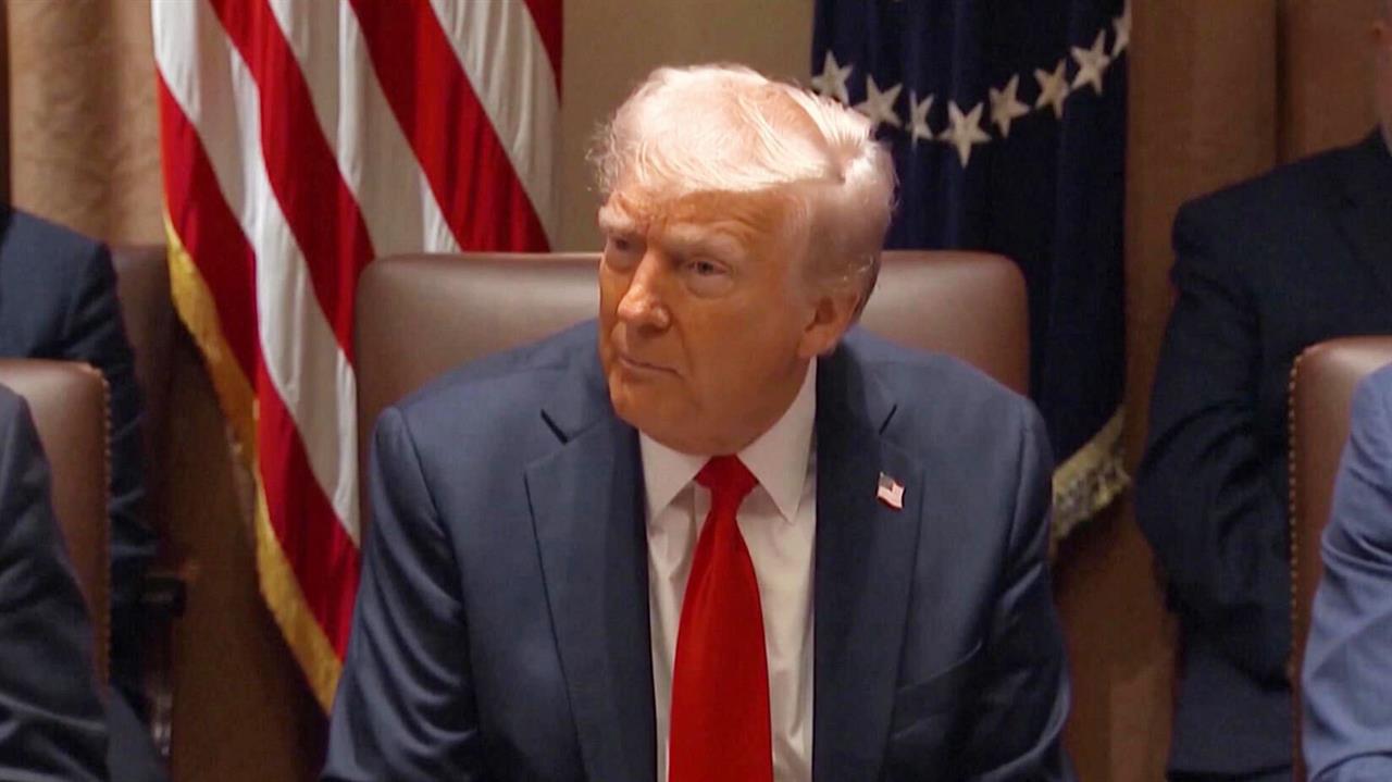 Президент США подписал указ о введении "уточненных" пошлин