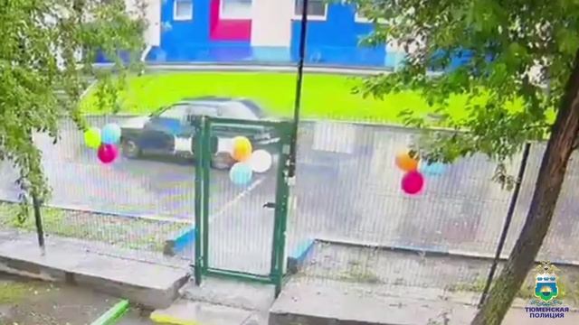 В Тюмени сотрудники уголовного розыска задержали подозреваемых в краже автомобиля смотреть онлайн