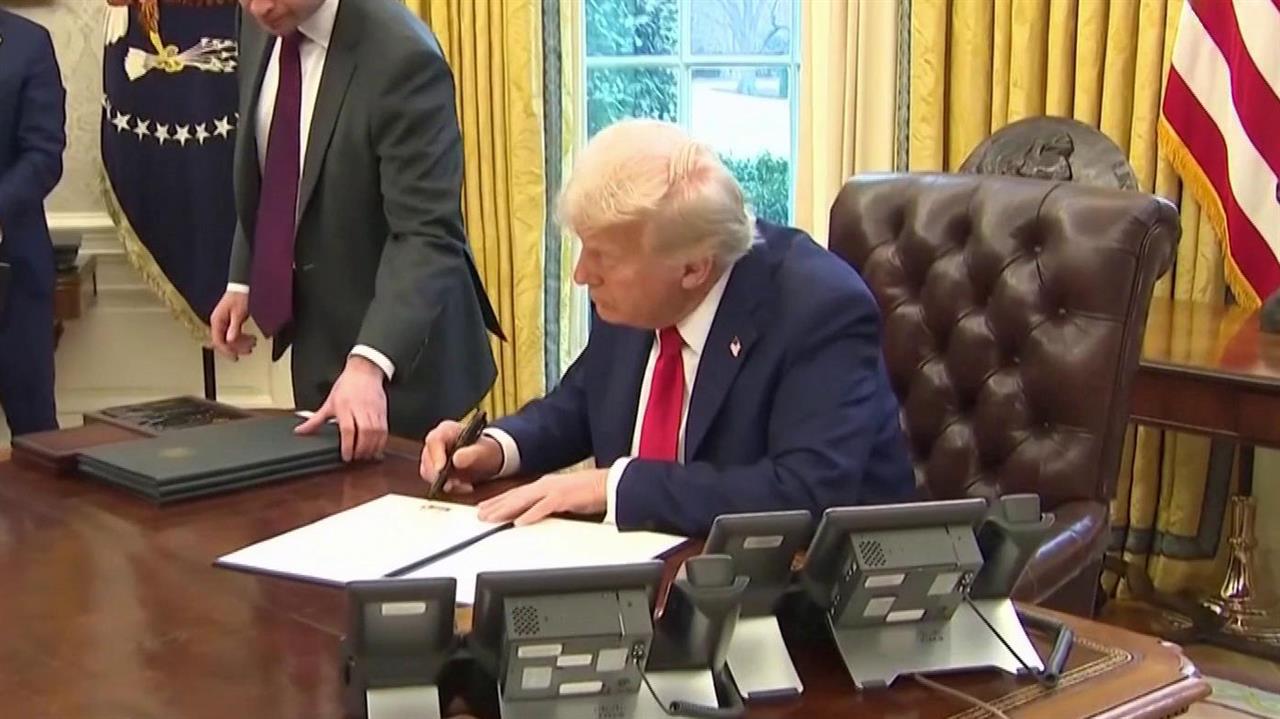 Дональд Трамп подписал указ о пошлинах в отношении ряда стран