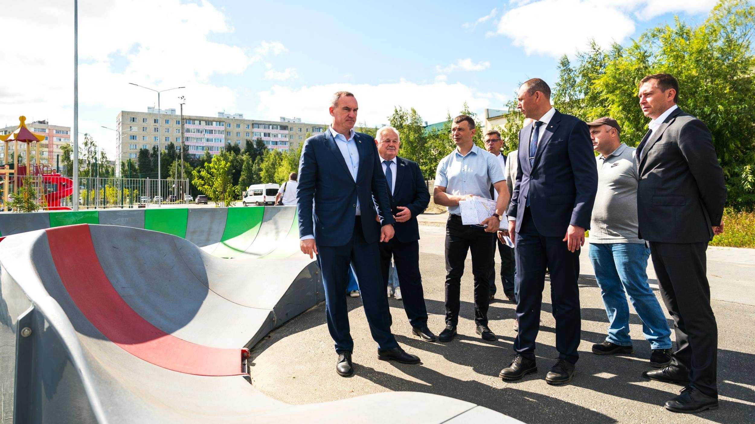 Руслан Кухарук дал поручения по ремонту объектов в Мегионе