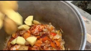 Чечевичная похлёбка с куриными ножками