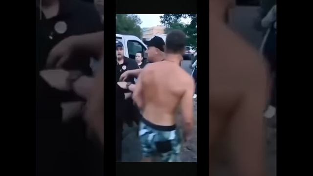 ТЦК_ ОТБИЛИ Парней от Полиции и ТЦК🤯 смотреть онлайн