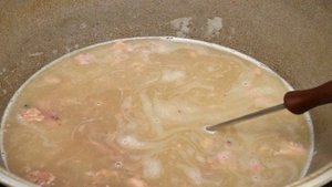 Гречневая каша с тушенкой