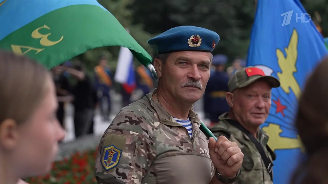 Российские десантники отмечают профессиональный праздник