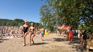 Посетил дикий пляж, искупался в реке Томь, прокатился вдоль берега.