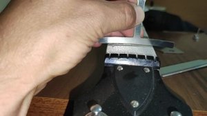 Ремонт гитары по ГОСТу. Закатка ладов🎸🎸🎸.mp4