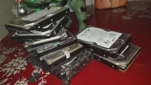 Слишком много HDD дисков идут в Nas сервер и хранилище файлов из док станции и старого компьютера.