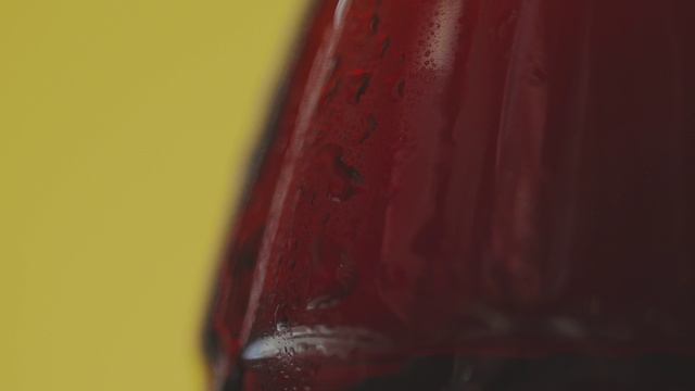 6682861_Bottle_Glass_3840x2160