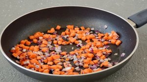 Гречка с солеными огурцами