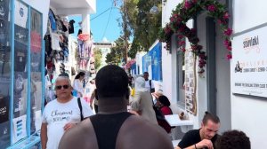 Миконос, Греция — райский остров Эгейского моря: пешая прогулка по солнечным улицам и берегу