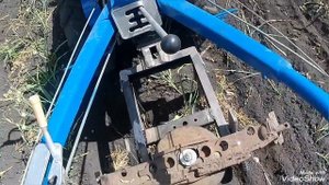 Мотоблок Скаут со скобой. Уборка однозубки чеснока.