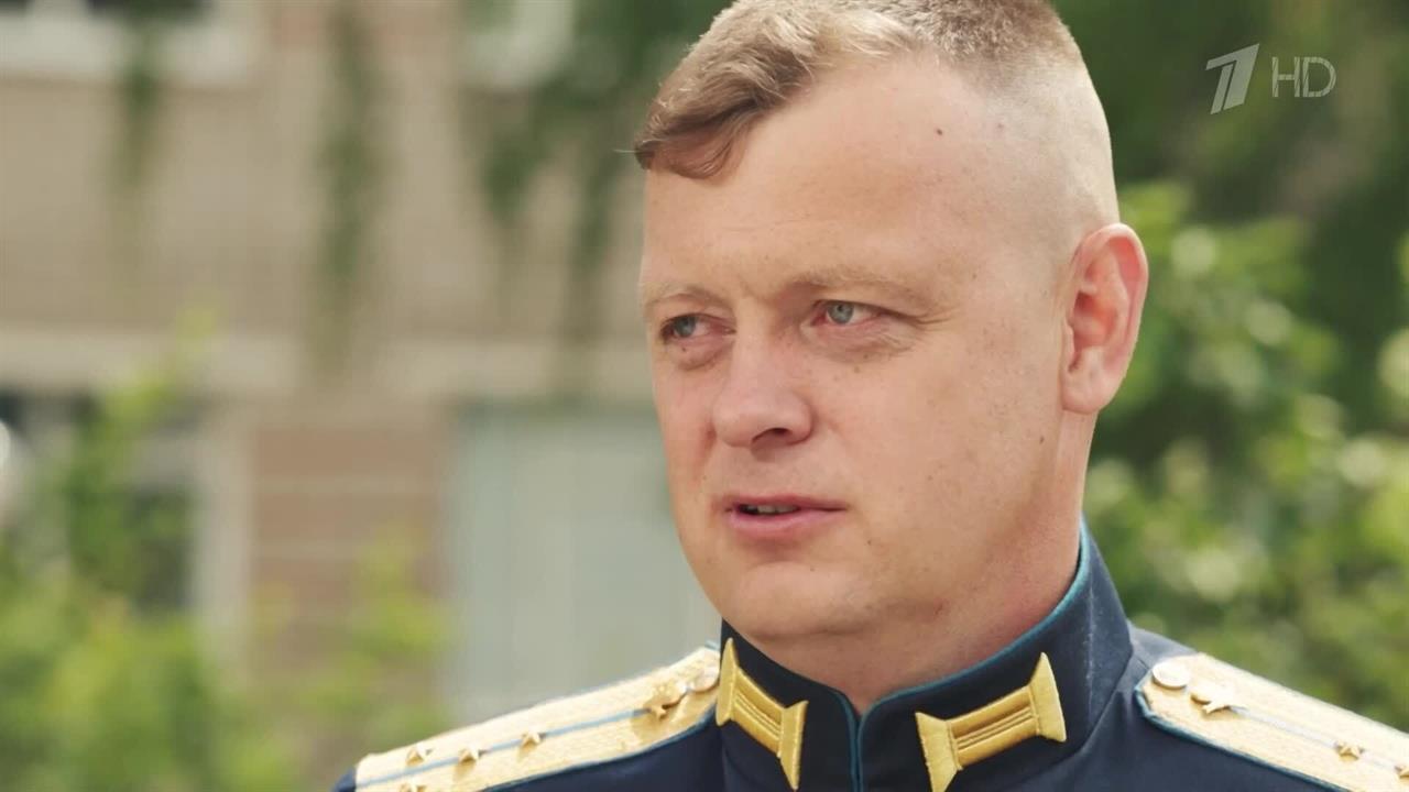 Гвардии майор ВДВ Клинов рассказал об истории браслета, служившим ему оберегом