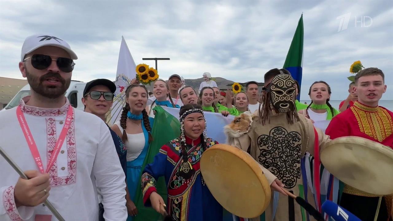 Фестиваль "Таврида.Арт" стал центром притяжения для участников и гостей со всей страны