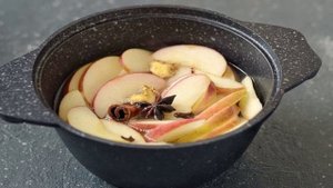 Холодный яблочный чай