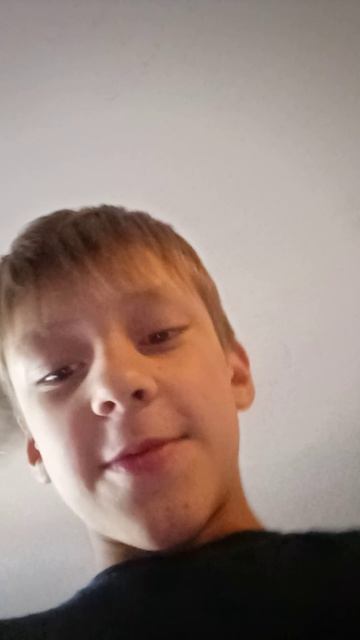 скоро приедет пицца и я сниму обзор