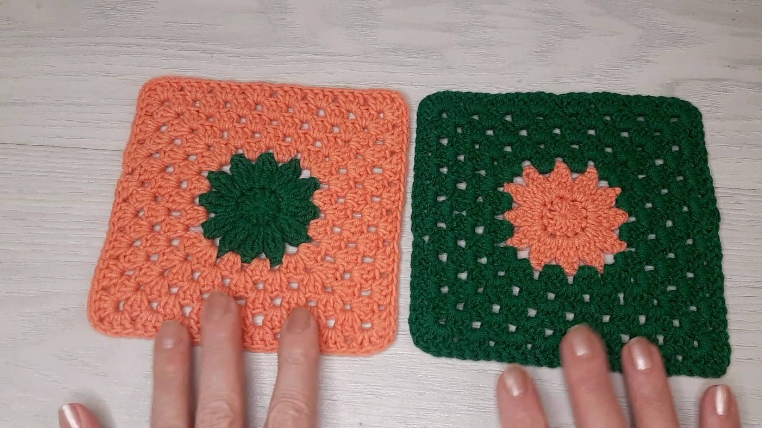 Что можно сделать из двух вязаных квадратов смотреть онлайн