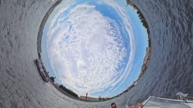 по малопосещаемым рекам Питера