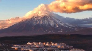 РОДНУЮ КАМЧАТКУ ТРЯСЁТ. МАГНИТУДА - 8,8. Включите звук!