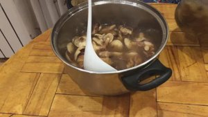 Маринованные маслята