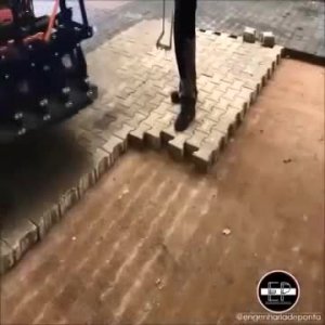 Самая быстрая укладка брусчатки.