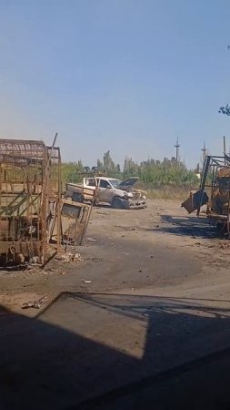 🇷🇺🇺🇦Дорога смерти:район моста между Покровском и Мирноградом превратился в кладбище техники ВСУ