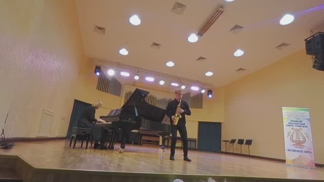 Андре Вайнен - Рапсодия для саксофона с оркестром, II и III части (Павел Мартишин) смотреть онлайн