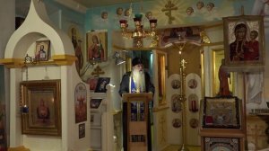Обращайся к Пресвятой Богородице непрестанно, кто Богородицу почитает, Она всех покрывает от грехов.