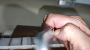 Ремонт гитары по ГОСТу. Завершил шлифовку ладов🎸🎸🎸.mp4