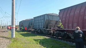 В Челябинской области сошел с рельсов грузовой поезд