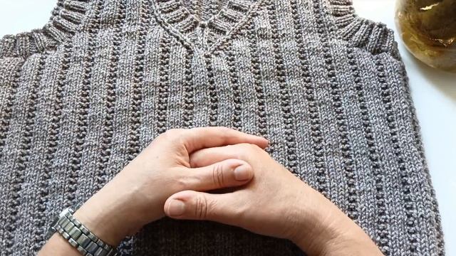 Жилет связала.Огурцы замариновала. смотреть онлайн