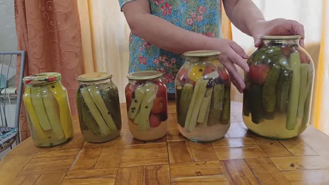 Маринуем без уксуса и лимонной кислоты помидоры, огурцы, кабачки
